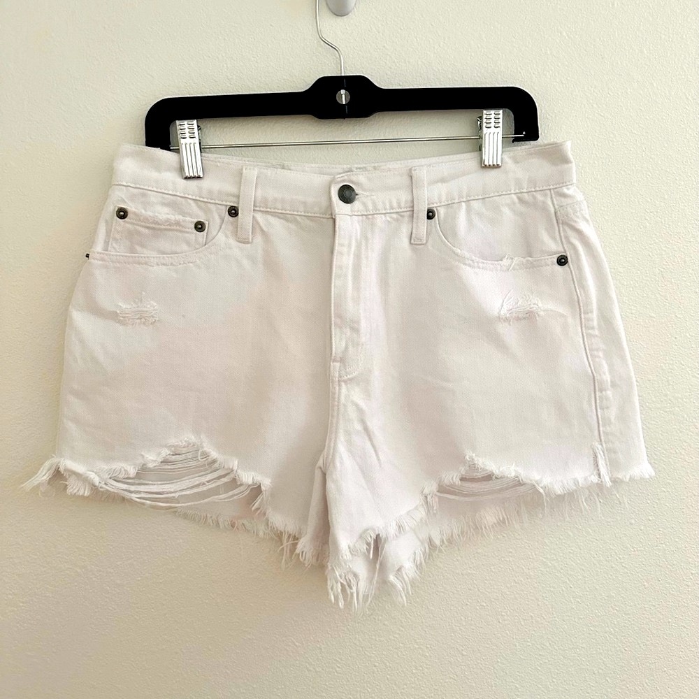 Pistola Denim women’s white distressed shorts size 28